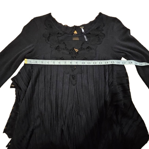 Free People Womens Size Small/Petite Black Ruffle Lace Tunic Top Boho Chic - Picture 2 of 13